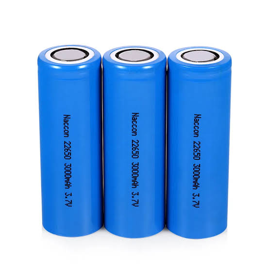 3 3.6V / 3.7V 22系列大容量圆柱锂电芯 22440 / 22500 / 22650